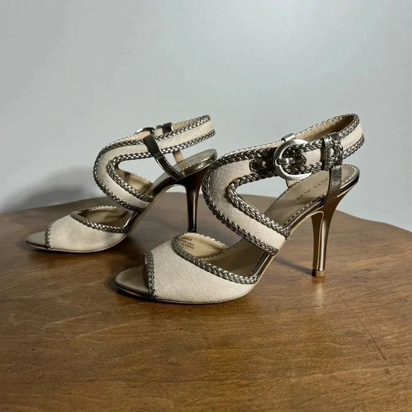 Tahari Linen and Gold Lima Heels 6 - Picture 2 of 5